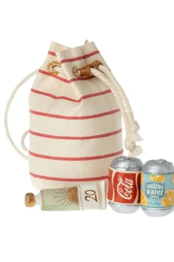 Bag W. Beach Essentials