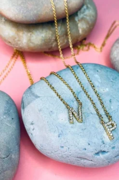 Bogstav halskæde m. sten