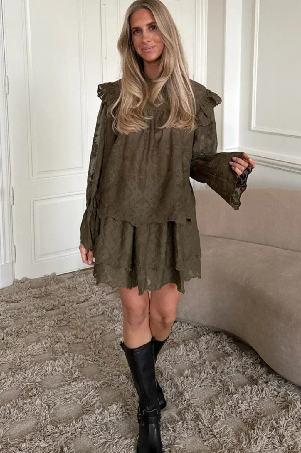 Ellinoric Lace Mini Skirt 2576