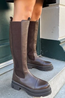 Follow Me And More CS8143