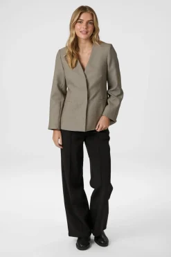 Frillis Fitted Blazer 165996