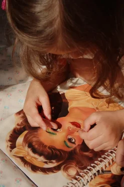 Glam Me Up Sticker Book Fsc Ks102869