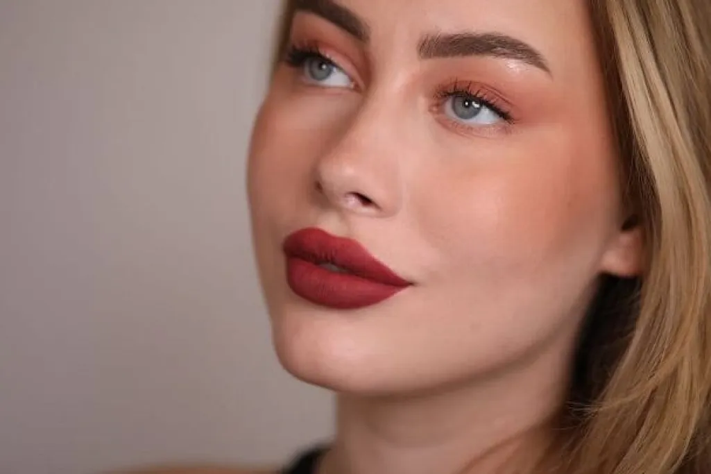 Long Lasting Lips 03