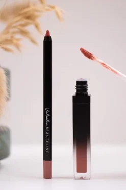 Long Lasting Lips 02