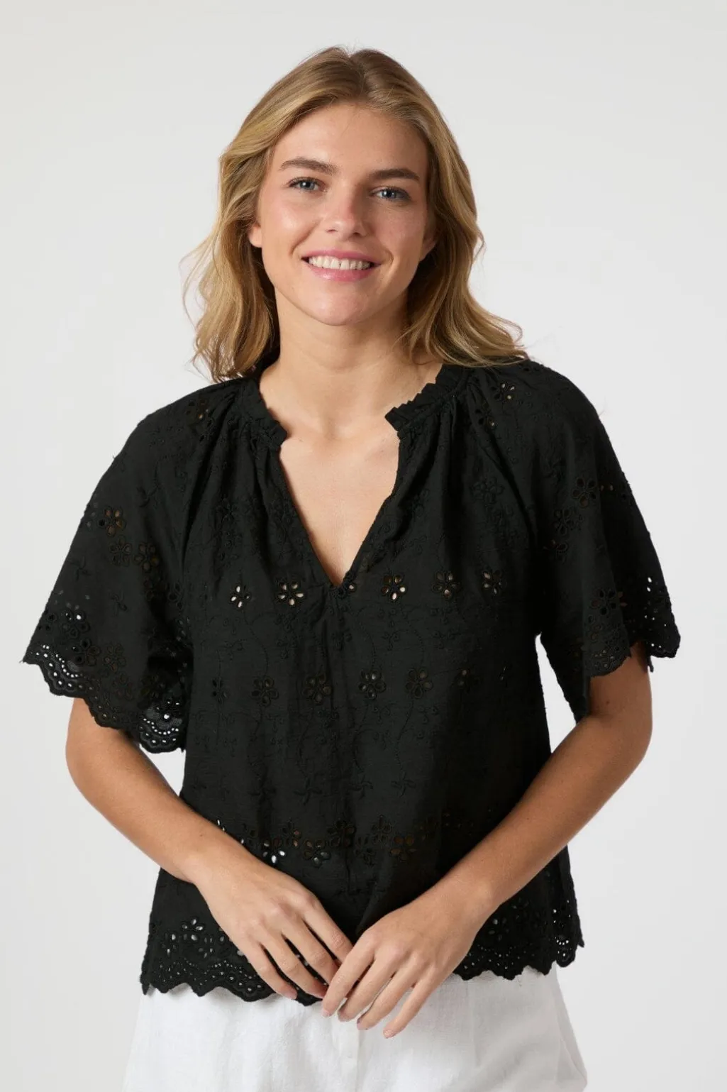 Odet Embroidery Blouse 165172