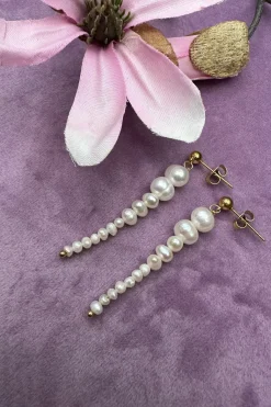 One Pearl Long Earring