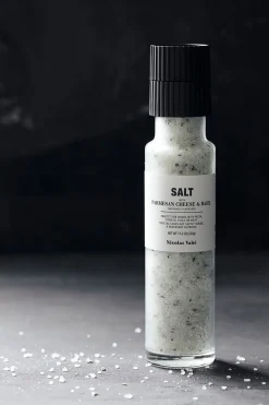 Salt, Parmesan Ost & basilikum