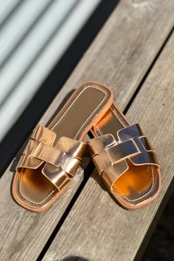 Samira Sandal