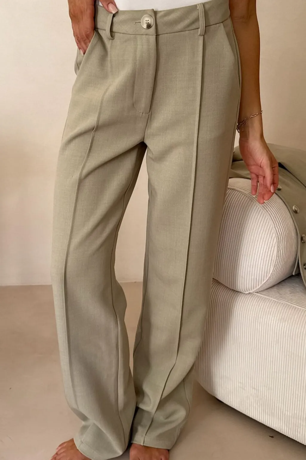 Signatureic Press Pants A23926