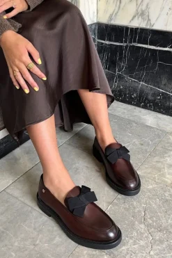 Surround Me Leather CS8696