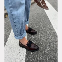 Surround Me Leather CS8696