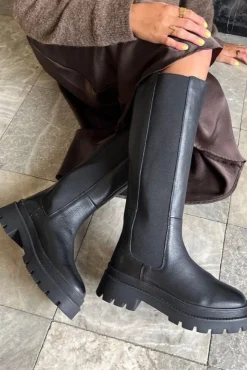 The Laura Boot CS8737