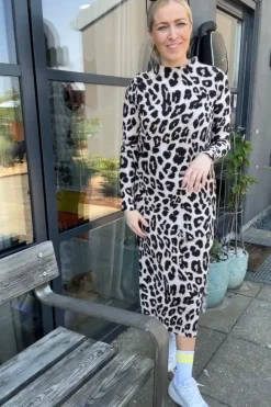 Vogue Big Leo Dress Eksklusiv hos Molly&My